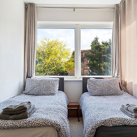 Modern 2 Bedroom Apartment In Mitcham, London Extérieur photo