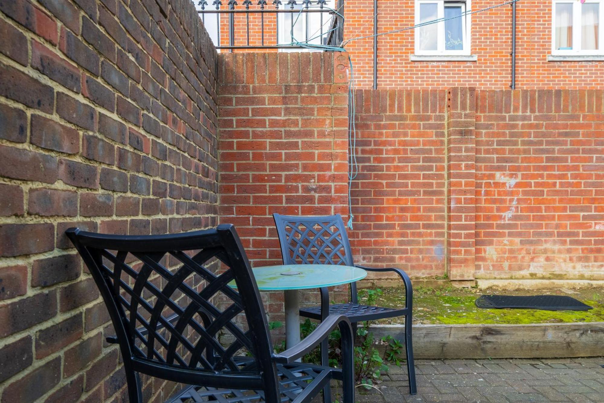Modern 2 Bedroom Apartment In Mitcham, London Extérieur photo