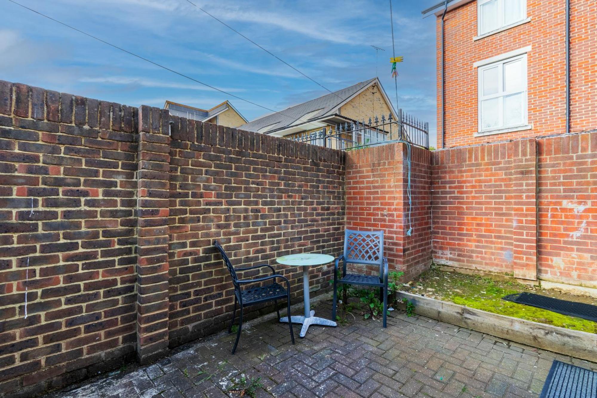 Modern 2 Bedroom Apartment In Mitcham, London Extérieur photo