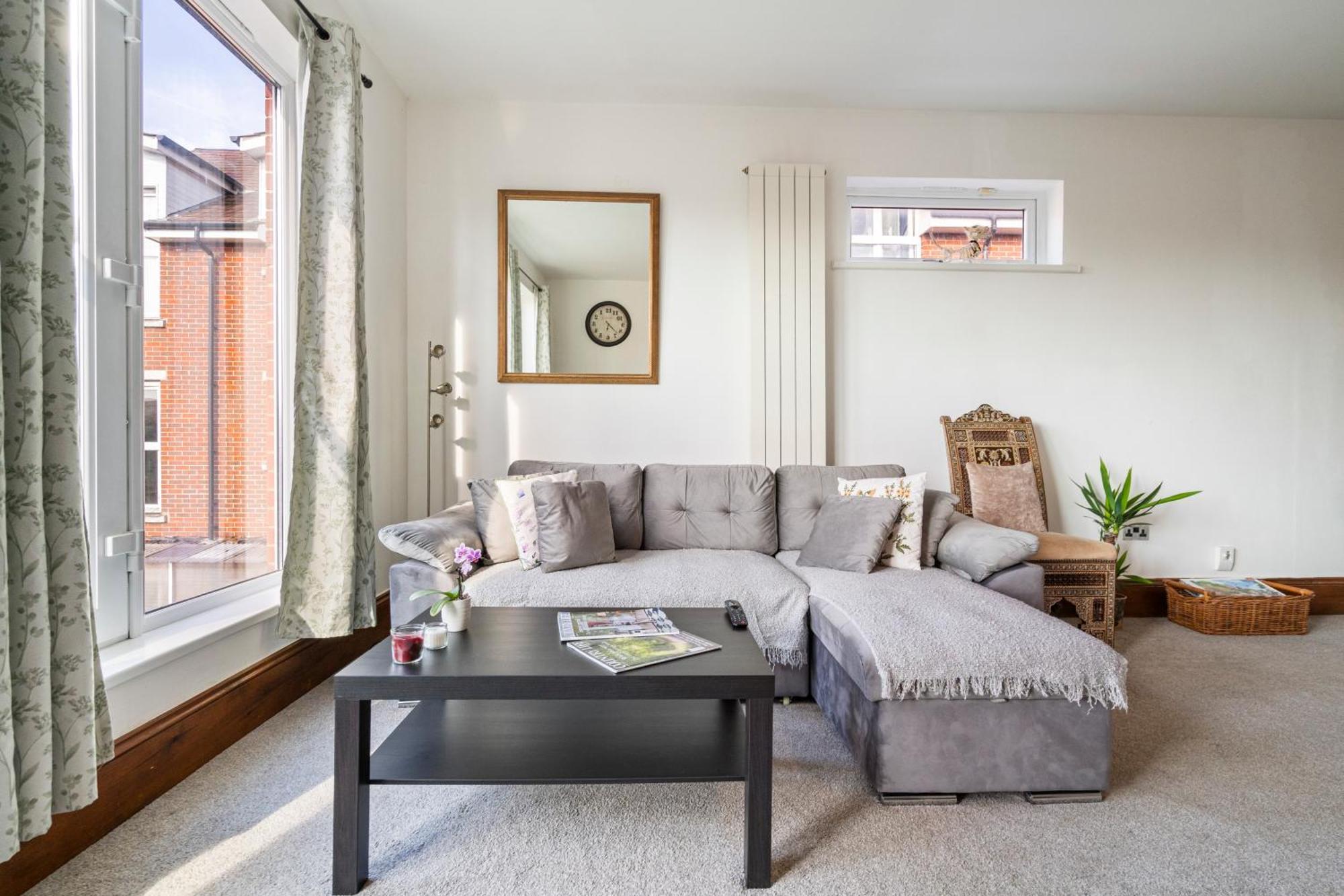 Modern 2 Bedroom Apartment In Mitcham, London Extérieur photo
