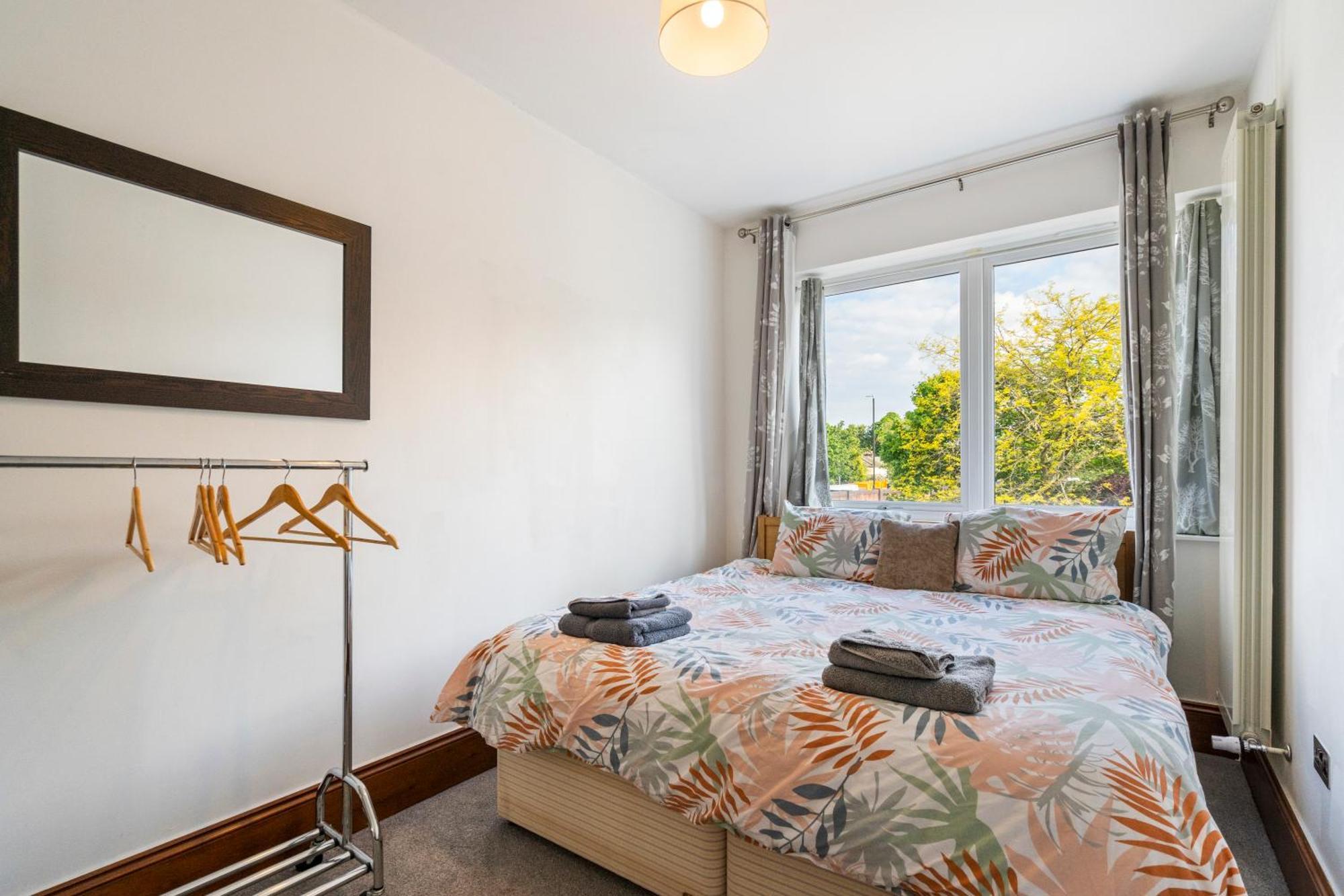 Modern 2 Bedroom Apartment In Mitcham, London Extérieur photo
