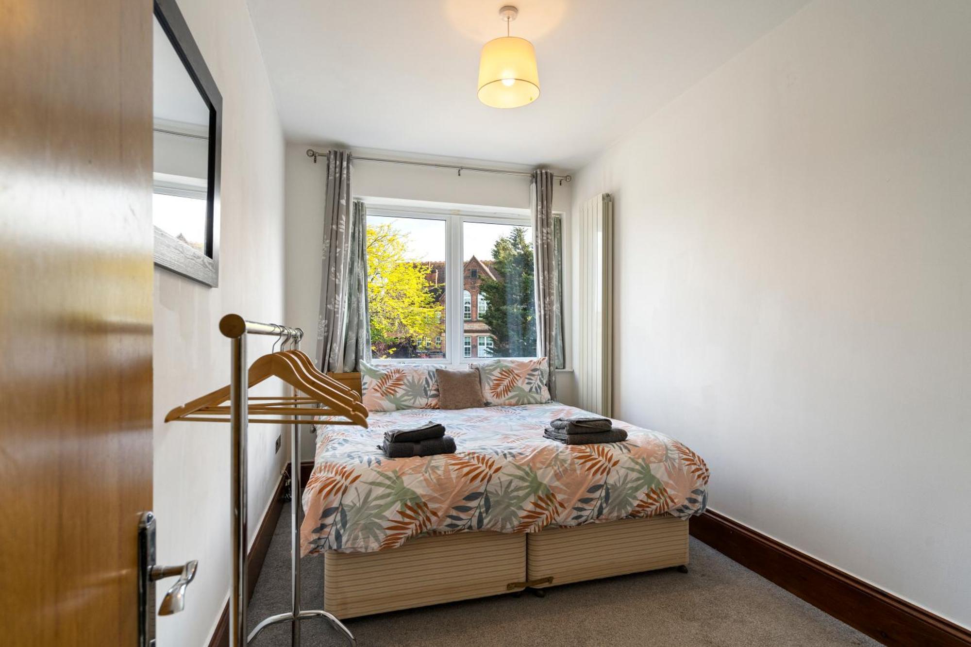 Modern 2 Bedroom Apartment In Mitcham, London Extérieur photo